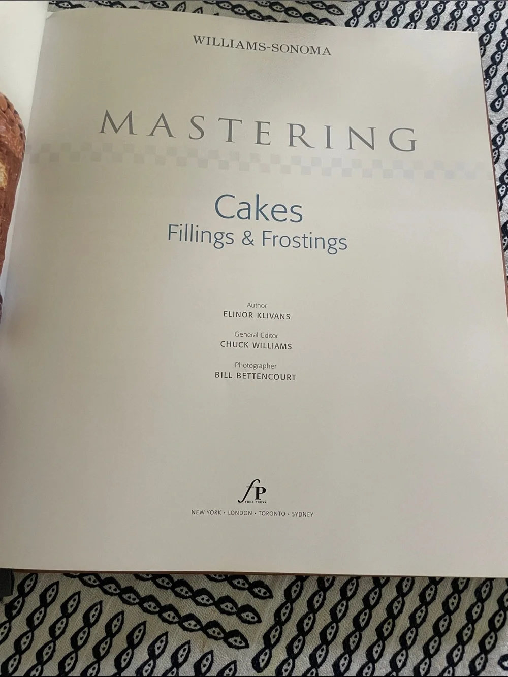 Williams-Sonoma Cakes Fillings & Frostings — Brown and Cream Cover - Picture 2 of 5